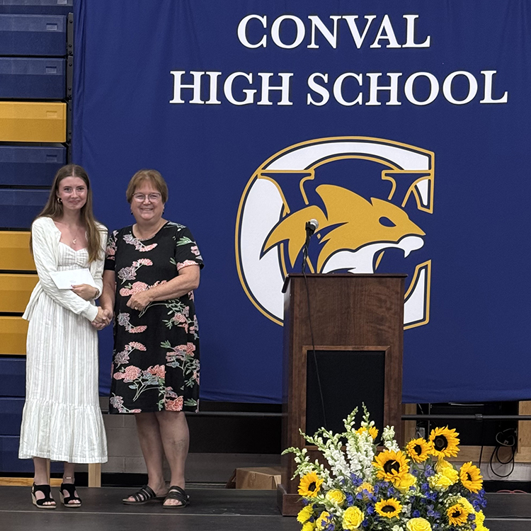 Student receives scholarship
